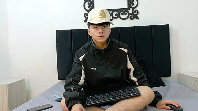Snapshot of LunayDream chatting on 05/27/26, 11:51 LunayDream online show from 05/27/26, 11:51