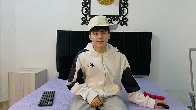 Snapshot of LunayDream chatting on 06/05/26, 11:27 LunayDream online show from 06/05/26, 11:27