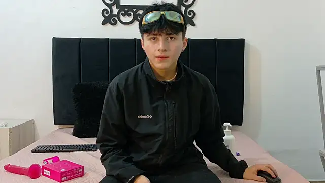Snapshot of LunayDream chatting on 06/06/26, 11:59 LunayDream online show from 06/06/26, 11:59