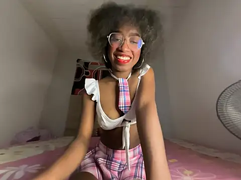 Snapshot of VenusNight_ chatting on 07/10/26, 12:04 VenusNight online show from 07/10/26, 12:04