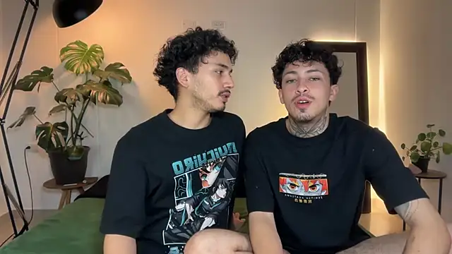 Snapshot of Noah_and_Steven chatting on 05/10/26, 10:59 Noah and Steven online show from 05/10/26, 10:59