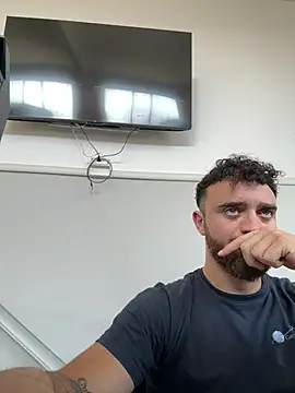 Snapshot of ildoge chatting on 06/26/26, 10:19 ildoge online show from 06/26/26, 10:19