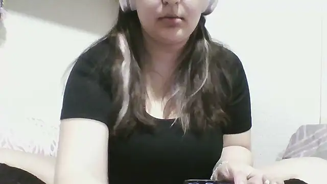 SmokeyAnne online show from 04/19/26, 01:16