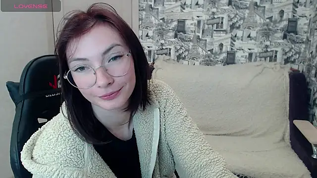 Sweet Berry   online show from 05/12/26, 04:42