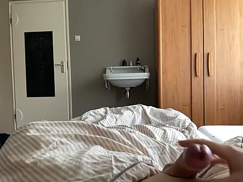 hardy057 online show from 04/19/26, 03:11