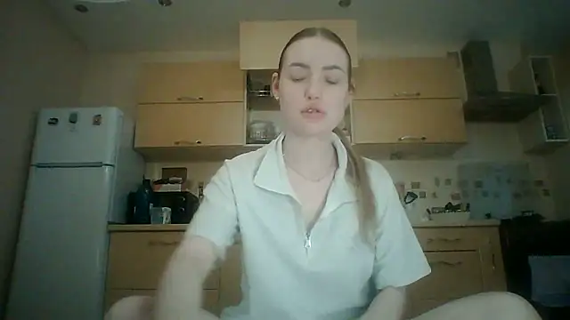 Snapshot of Lisanta chatting on 07/08/26, 02:49 Lisanta online show from 07/08/26, 02:49