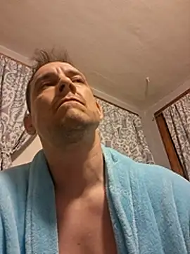 Snapshot of JGWntwrth86 chatting on 07/16/26, 03:45 JGWntwrth86 online show from 07/16/26, 03:45