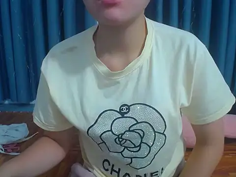 Mimi 200 online show from 05/19/26, 02:07