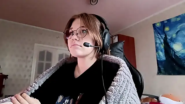 MandieBusby online show from 04/21/26, 03:17