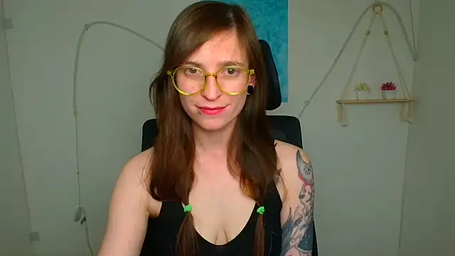 Snapshot of Luna_Tantra chatting on 06/16/26, 12:19 Luna Tantra online show from 06/16/26, 12:19