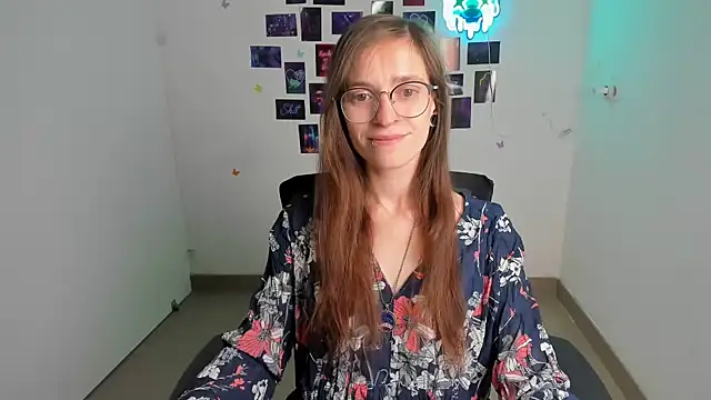 Snapshot of Luna_Tantra chatting on 07/24/26, 04:38 Luna Tantra online show from 07/24/26, 04:38