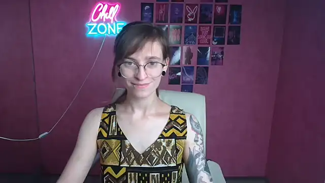 Snapshot of Luna_Tantra chatting on 07/27/26, 11:34 Luna Tantra online show from 07/27/26, 11:34