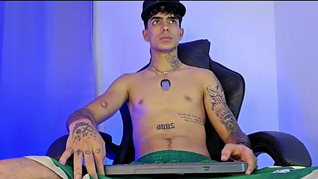 MIGUEL AGUIRRECA online show from 04/21/26, 02:51