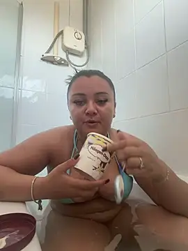 Snapshot of Laurenrose_x chatting on 05/26/26, 12:23 Laurenrose x online show from 05/26/26, 12:23