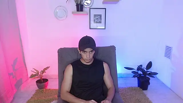 Snapshot of dante_18cm_ chatting on 05/21/26, 12:28 dante 18cm online show from 05/21/26, 12:28