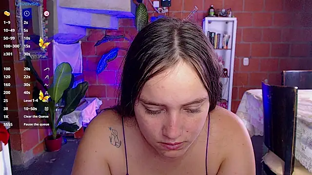 Valerymoon19 online show from 06/18/26, 06:34