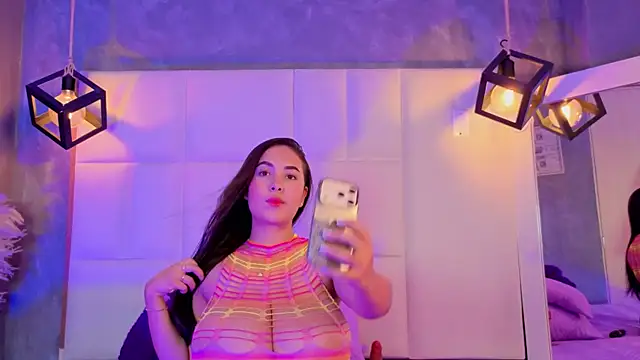 Snapshot of Violetta_rose_ chatting on 07/15/26, 10:59 Violetta rose online show from 07/15/26, 10:59