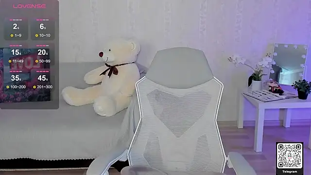 LinnLove online show from 05/06/26, 06:41