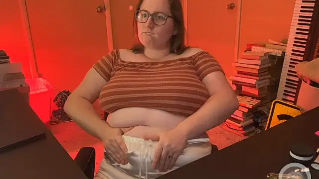 lucy-comes-true online show from 06/05/26, 03:57