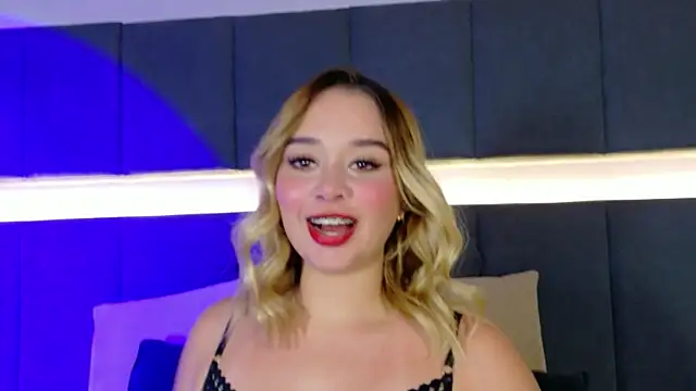 Sofia pamela  online show from 05/19/26, 08:15