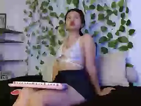 Snapshot of Jennal-Guerrero chatting on 05/15/26, 11:56 Jennal-Guerrero online show from 05/15/26, 11:56