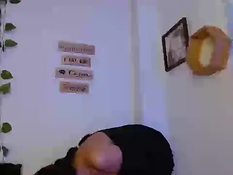 Snapshot of Jennal-Guerrero chatting on 05/20/26, 11:44 Jennal-Guerrero online show from 05/20/26, 11:44