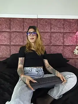 JessieGarvet19 online show from 07/17/26, 04:30