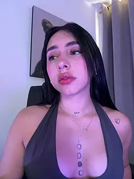 Snapshot of IsabellaNoir_ chatting on 04/25/26, 07:44 IsabellaNoir online show from 04/25/26, 07:44