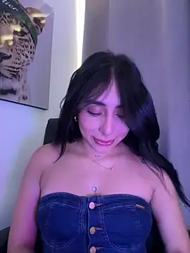 Snapshot of IsabellaNoir_ chatting on 05/06/26, 08:03 IsabellaNoir online show from 05/06/26, 08:03