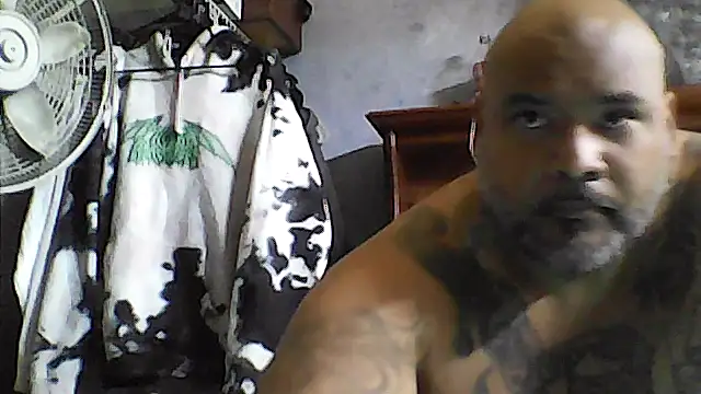 Snapshot of joeyslicks chatting on 05/02/26, 04:12 joeyslicks online show from 05/02/26, 04:12