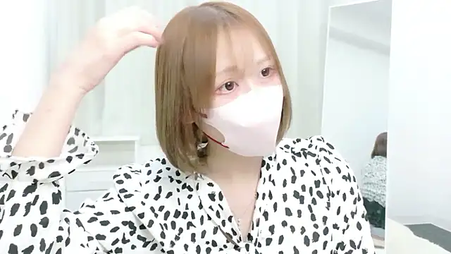 Snapshot of remuchan__ chatting on 04/30/26, 11:05 remuchan online show from 04/30/26, 11:05
