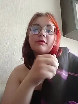 LoisFox online show from 04/24/26, 12:07