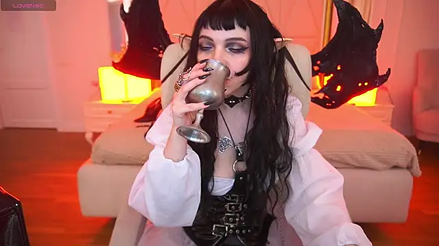 OutfitObsession online show from 05/05/26, 12:57
