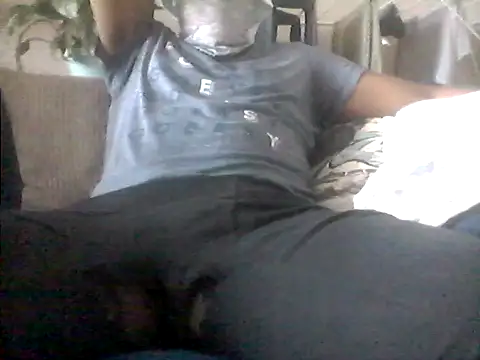 Snapshot of LunjeSA chatting on 05/25/26, 07:58 LunjeSA online show from 05/25/26, 07:58