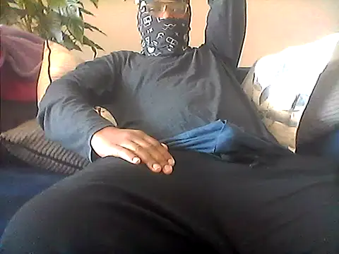 Snapshot of LunjeSA chatting on 06/15/26, 10:50 LunjeSA online show from 06/15/26, 10:50