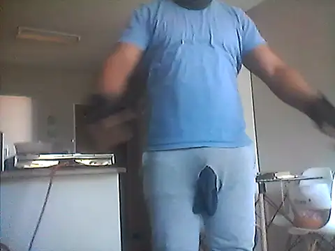 Snapshot of LunjeSA chatting on 07/17/26, 08:43 LunjeSA online show from 07/17/26, 08:43