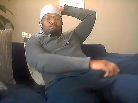 Snapshot of LunjeSA chatting on 08/04/26, 08:50 LunjeSA online show from 08/04/26, 08:50