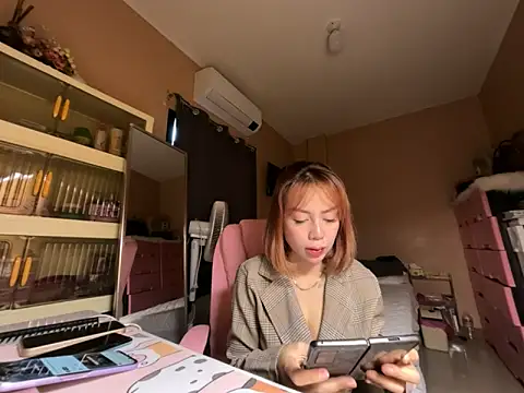 Snapshot of sweet_glam chatting on 05/07/26, 04:18 sweet glam online show from 05/07/26, 04:18