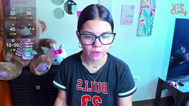 Snapshot of angelina_77 chatting on 05/29/26, 03:54 angelina 77 online show from 05/29/26, 03:54