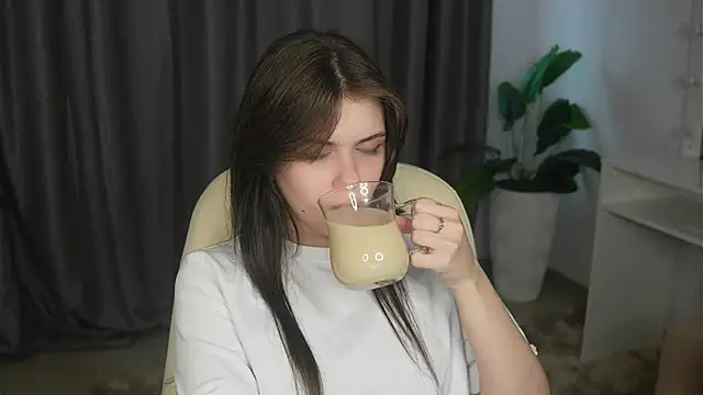 MertieFlechsig online show from 04/25/26, 03:42