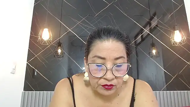 Snapshot of BarbaraGraf chatting on 05/26/26, 12:45 BarbaraGraf online show from 05/26/26, 12:45