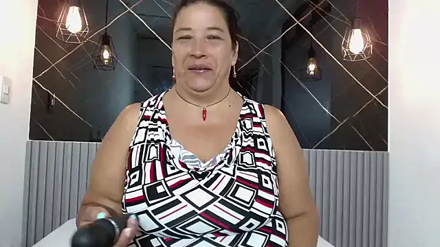 Snapshot of BarbaraGraf chatting on 06/19/26, 12:09 BarbaraGraf online show from 06/19/26, 12:09