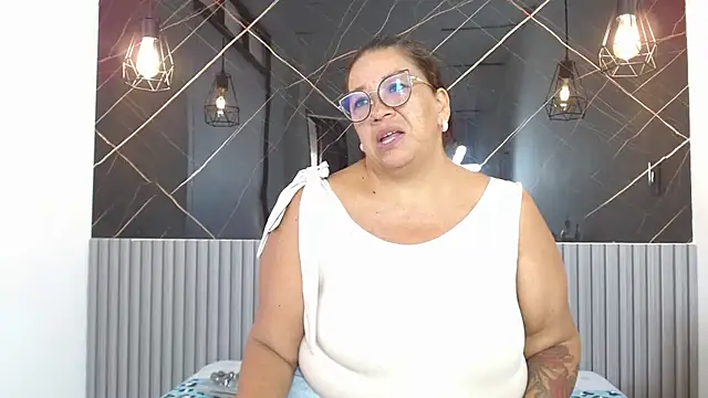 Snapshot of BarbaraGraf chatting on 07/08/26, 11:58 BarbaraGraf online show from 07/08/26, 11:58