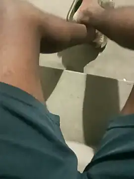 hot boy 27  online show from 04/26/26, 04:59