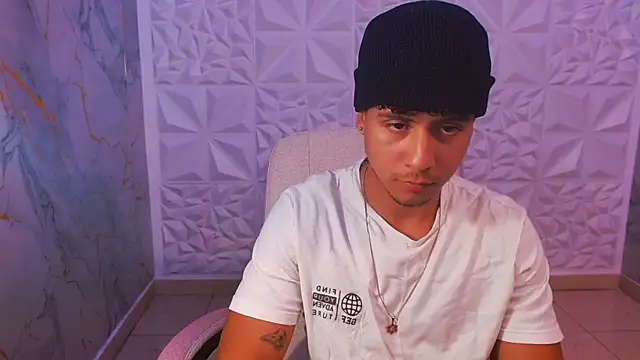Snapshot of jbarto_ chatting on 05/06/26, 03:24 jbarto online show from 05/06/26, 03:24
