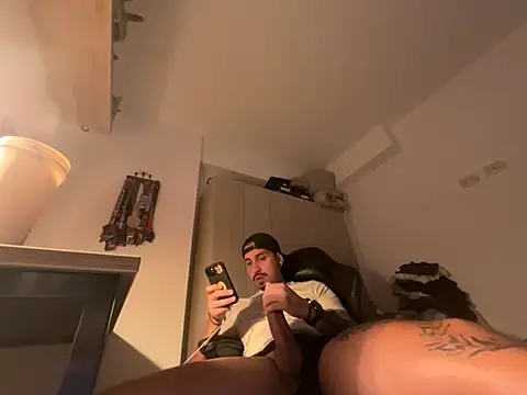 Luchonaked online show from 04/25/26, 05:21