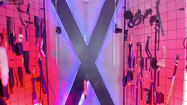 IzobethAri BDSM online show from 04/29/26, 03:10