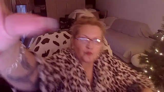 Divineblond online show from 01/11/26, 10:59