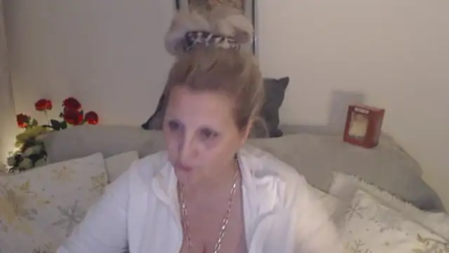 Divineblond online show from 03/01/26, 09:06