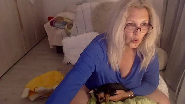 Divineblond online show from 05/16/26, 02:19